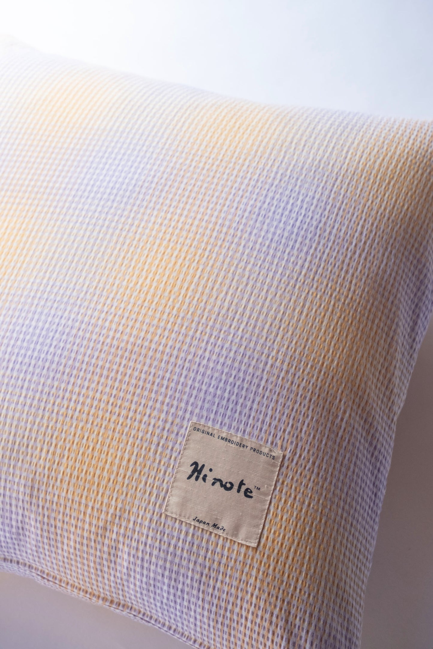 Oyster / Yellow & Puple