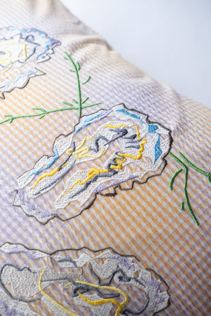 Oyster / Yellow & Puple